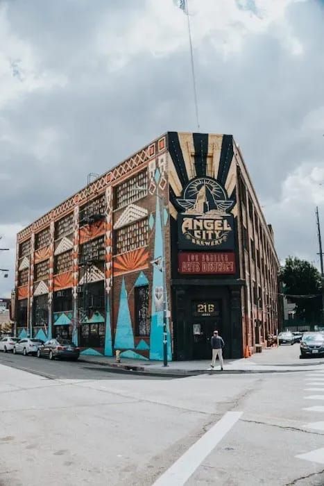 The outside of Angel City Brewery. #losangeles #dateideas #datenight Arts District Los Angeles, Los Angeles Streets, Art District Los Angeles, Best Date Ideas, Vibe Board, Olvera Street, Cali Vibes, Budget Guide, Denver International Airport