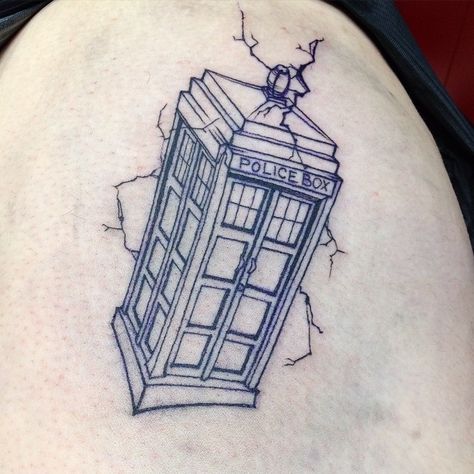 Dr Who Tattoo, Tardis Tattoo, Lightning Tattoo, Amsterdam Tattoo, Doctor Who Wallpaper, Different Tattoos, White Tattoo, Anime Tattoos, Rose Tattoos