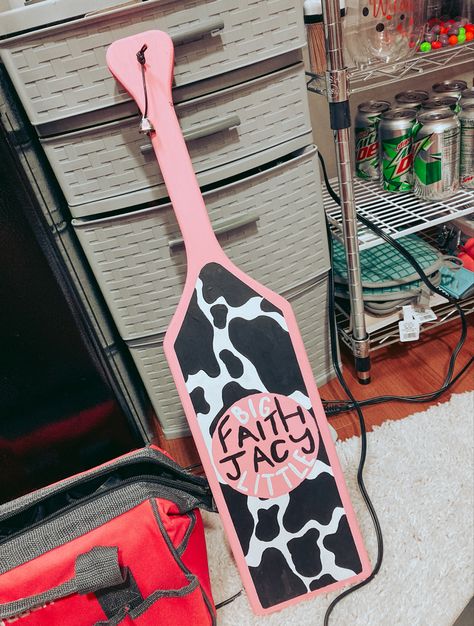 Cowboy Paddle Sorority, Cow Print Sorority Paddle, Paddle Ideas Sorority, Cute Sorority Paddles, Sorority Paddles Big Little, Sorority Paddles Ideas, Paddle Sorority Big, Paddle Sorority, Big Lil Gifts