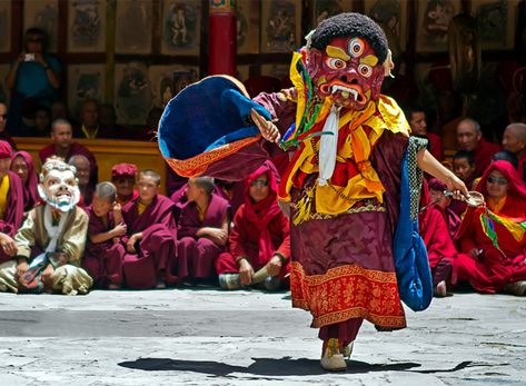 Hemis Festival, Ritual Dance, Dance Of India, Tibetan Monk, Mask Dance, Mahayana Buddhism, Fairs And Festivals, Rural India, Traditional Dance