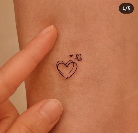 Miniature Tattoos, Tiny Heart Tattoos, Tiny Wrist Tattoos, Small Heart Tattoos, Small Pretty Tattoos, Petite Tattoos, Tasteful Tattoos, Cute Little Tattoos, Tatuaje A Color