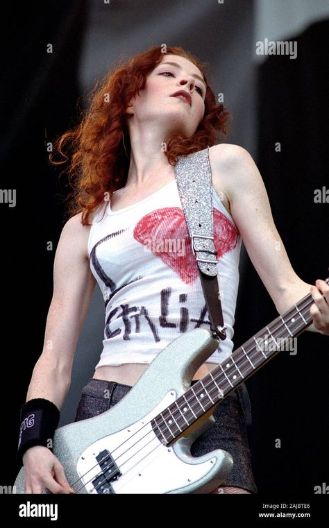 Hole Band, Melissa Auf Der Maur, The Concert, Guitar, Resolution, Festival, Italy, Concert, Red