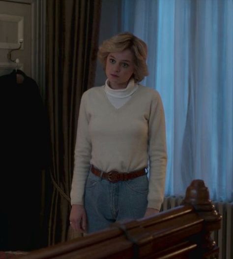 The Crown Diana Outfits, The Crown Outfits, Princess Diana The Crown, Emma Corin, Diana The Crown, Crown Outfit, Diana Haircut, Princess Diana Hair, Crown Netflix