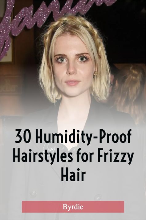 Quick Hairstyles For Going Out, Hairdos For Humid Weather, Anti Frizz Hairstyles, Hairstyles For Fine Frizzy Hair, Wedding Hairstyles For Frizzy Hair, Hairstyles When Its Humid Summer, Wedding Guest Hairstyles Humidity, Humid Hairstyles Summer Short, Best Hairstyles For Humid Weather