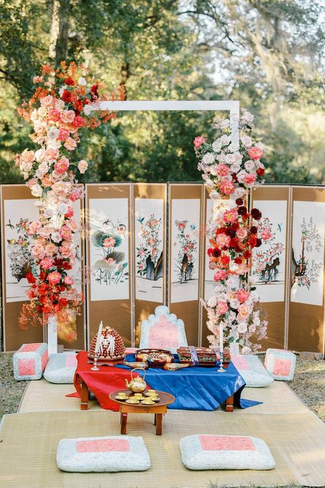 Korean Elements, Asian Wedding Themes, Korean Wedding Traditions, Tea Ceremony Wedding, Ceremony Altar, Vietnam Wedding, Hot Air Balloon Ride, Intricate Artwork, Asian Tea