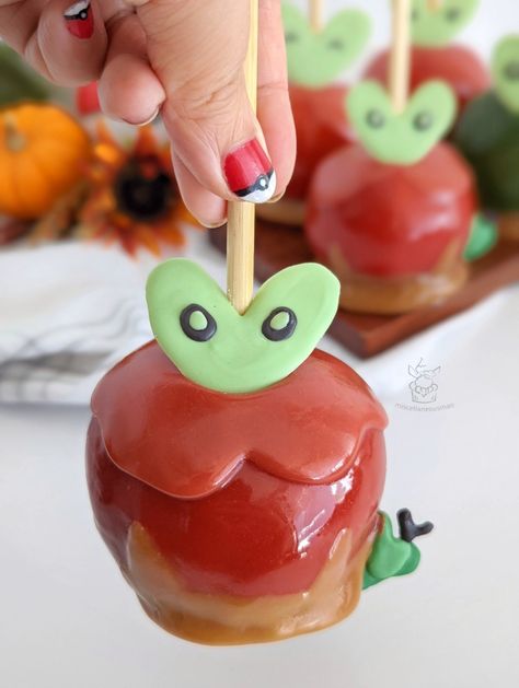 Pokemon Recipe, Pokemon Snacks, Poke Recipe, Candy Melt, Caramel Apples Recipe, Making Candy, Pokemon Cake, Homemade Chocolate Cake, Kawaii Cooking