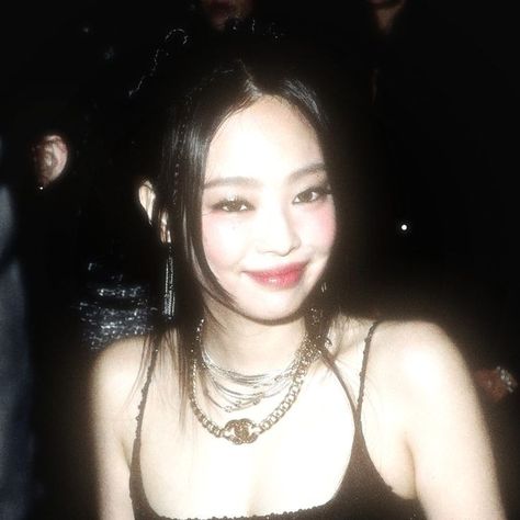 Jennie Pfp Icon, Jennie + Core + Aesthetic, Aesthetic Kpop Blackpink, Jennie Pfp, Lq Aesthetic, Icons Jennie, All About Justin Bieber, Jennie Icon, Jen Videos