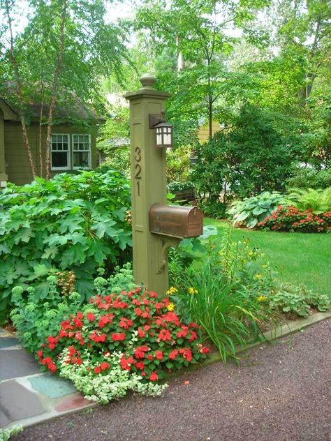 29 Best Mailbox Ideas and Designs for 2020 Mailbox Garden, Mailbox Makeover, Mailbox Landscaping, Front Yards Curb Appeal, Diy Mailbox, Mailbox Ideas, Mailbox Design, Mailbox Decor, House Landscaping