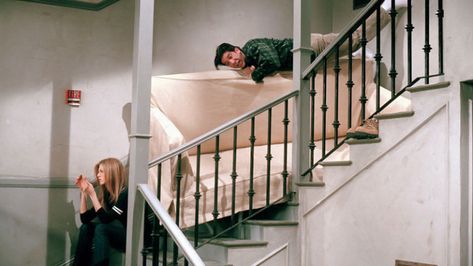 FriendsFest is returning and this time fans can visit Ross's apartment and recreate "PIVOT!" - DigitalSpy.com Pivot Friends, International Friends, Friends Poster, Friends Moments, Moving Tips, Trends International, Friends Tv Show, Friends Tv, Poster Size