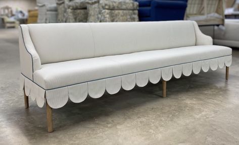 Banquette Sofa, Sofa Window, Curved Bench, Southern House, Banquette Seating, Home Entrance Decor, White Sofas, Furniture Upholstery, Furniture Design Modern