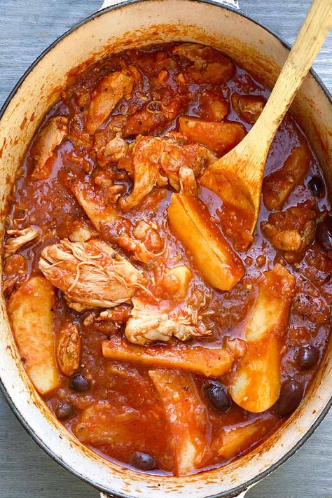 An easy and super delicious one pot dinner recipe. Greek chicken and potatoes stew!   #GreekChicken #GreekPotatoes #ChickenAndPotatoes #ChickenStew #EasyRecipe Chicken Tomato Recipe, Greek Chicken And Potatoes, Greek Spices, Chicken And Potato, Greek Dinners, Greek Potatoes, International Dishes, Arabic Recipes, Stew Chicken Recipe