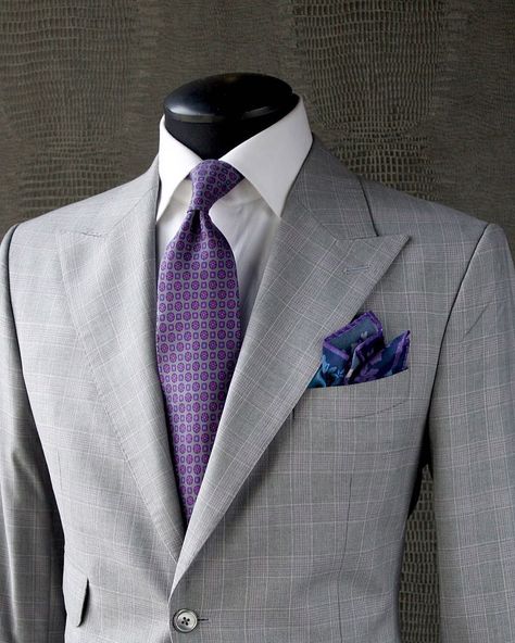 Grey Suit Purple Tie, Lilac Suit Men, Slate Grey Suit, Gentlemen Outfit, Terno Slim Fit, Grey Suit Men, Suit Combinations, Light Grey Suits, Dress Suits For Men