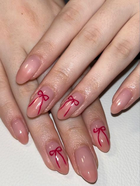 red bow ribbon nails inspo red nails aesthetic fall nails Coquette New Years Nails, Red Bow Nail Art, Red Nails Cute Design, Nail Xmas Designs, Nail With Bow Design, Soft Valentines Nails, Aesthetic Holiday Nails, Valentines Bow Nails, Nail Art With Bows