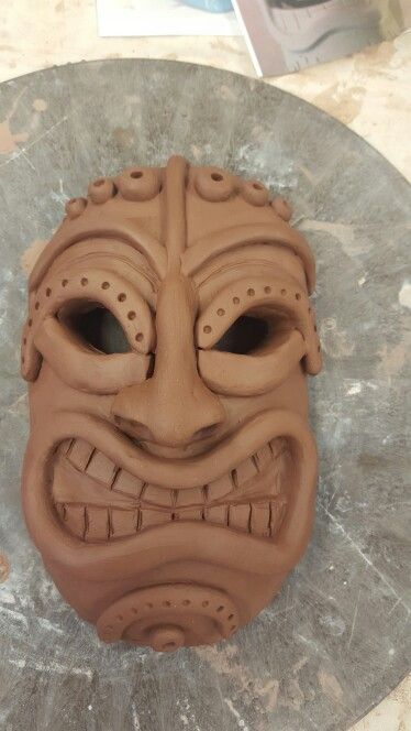 Masks Ceramic Ideas, African Clay Mask, Mask Clay Sculpture, Clay Tiki Sculpture, Face Ceramics Ideas, Clay Mask Ceramics, African Clay Art, Ceramics Mask Ideas, Clay Mask Ideas Art Ceramic Sculptures