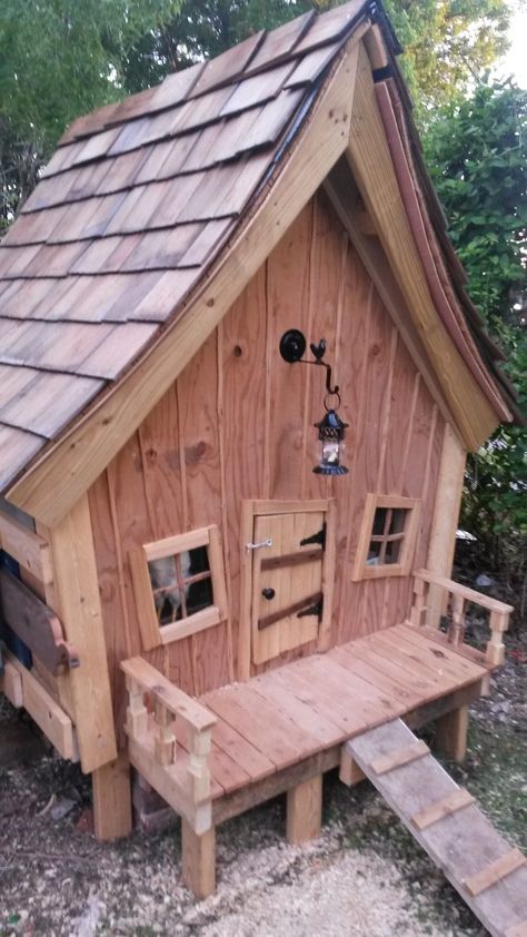 Chicken Coop Harry Potter Themed Chicken Coop, Viking Chicken Coop, Hobbit House Chicken Coop, Goth Chicken Coop, Bamboo Chicken Coop, Fancy Chicken Coop, Chicken Coop Designs Diy, Hobbit Door, Tree House Plans