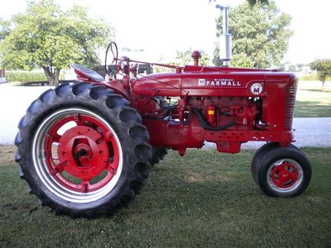 Farmall Super M Tractor for sale Farmall Tractors For Sale, Farmall Super A, Garden Tractors For Sale, Farmall Super M, New Gadgets For Men, Farmall M, Chicken Tractors, International Tractors, Farmall Tractors