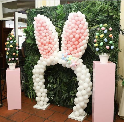 Bunny Theme Backdrop, Bunny Party Backdrop, Some Bunny Is One Party Favors, Some Bunny Is Turning One Balloon Arch, Easter Baby Shower Ideas Girl, Easter Ballons Decor, Bunny Decorations Party Ideas, Bunny Theme Birthday Party Decor, Easter Balloons Ideas