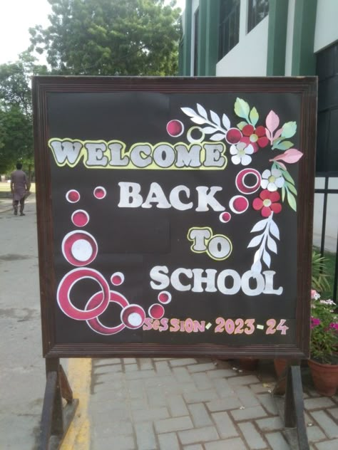 Welcome Border Design For School, Border Design For School Board, Board Designs Ideas School, School Chalkboard Art, Soft Board Decoration, Soft Board, Newspaper Crafts Diy, Blackboard Art, School Board Decoration