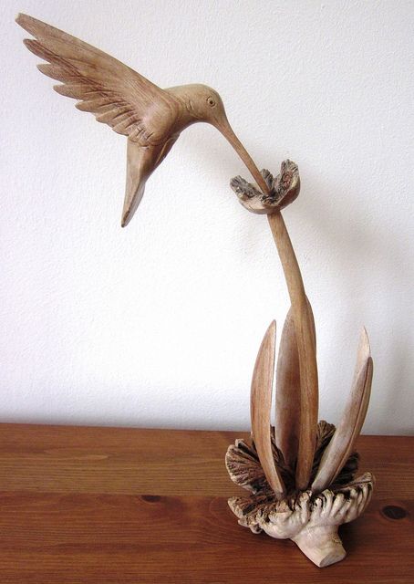 JPB：Wood Carving collection | Hummingbird and flower sculpture | Flickr - Photo Sharing!                                                                                                                                                                                 More Hummingbird And Flower, Carved Birds, Wooden Birds, Carving Projects, Diy Woodworking Projects, Outdoor Artwork, Flower Sculpture, Bird Carving, Hummingbird Art