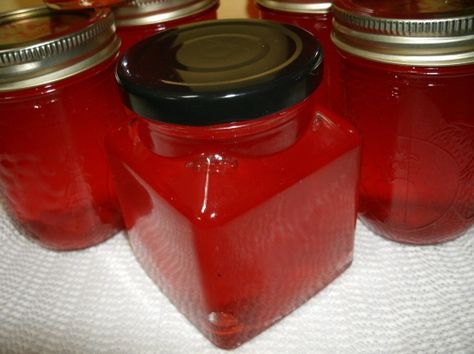 Candy Apple Jelly, Apple Jelly Recipe, Jam Recipes Homemade, Cinnamon Candy, Canning Jam, Canned Food Storage, Apple Jelly, Homemade Jelly, Jelly Recipe