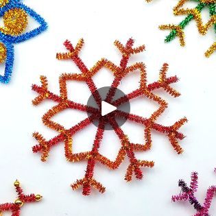 Pipe Cleaner Snowflakes, Stem Ornaments, Wire Snowflake, Snowflake Making, Chenille Stem Crafts, Snowflake Crafts, Crafts For Christmas, Art Craft Ideas, Snowflake Craft