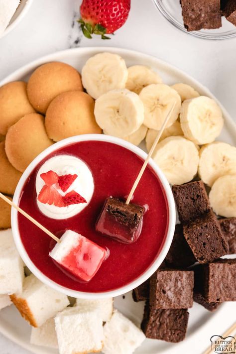 Cream Cheese Fondue, Fondue Recipes Without Alcohol, Fondue With Kids, Galentines Party Fondue, Crockpot Fondue Chocolate, Healthy Fondue Recipes, Fondue Charcuterie Board Ideas, Fondue Ideas Cheese, Fruit Fondue Ideas