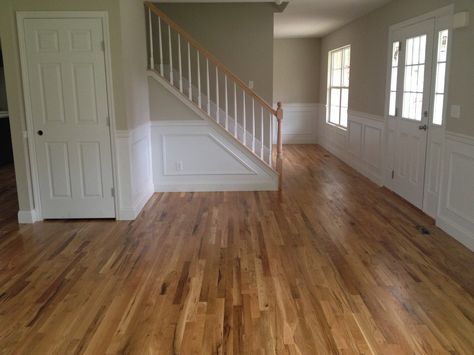 Related image Types Of Hardwood Floors, Oak Hardwood Floors, Red Oak Hardwood Floors, Red Oak Floors, Red Oak Hardwood, Hardwood Floor Colors, White Oak Hardwood Floors, Quarter Sawn White Oak, Oak Wood Floors