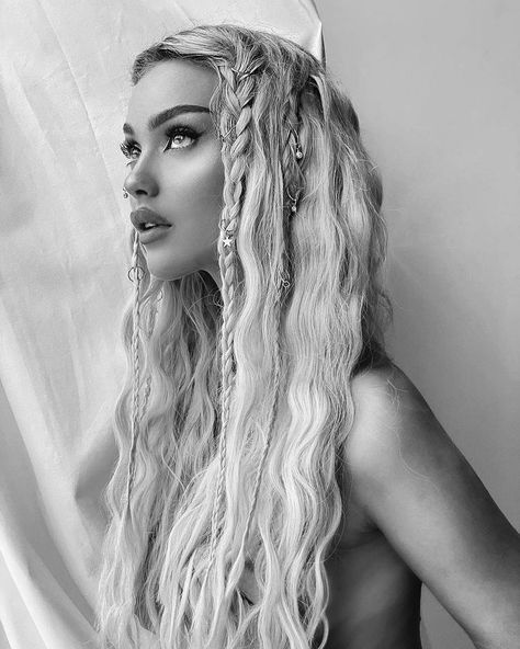 Siren Hairstyles, Long Hair Photoshoot, Siren Hair, Legacy Of Gods Rina Kent, Heir Style, Hairstyles Long Hair, Hair Photoshoot, Legacy Of Gods, Viking Hair