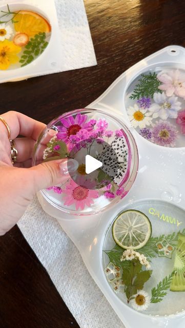 kenzie ervin | Decor + DIY + Thrift on Instagram: "comment “COASTERS” and I’ll send you a DM with the links to the supplies 🔗 + SAVE this video so you can rewatch later!
•
•
hopefully this video helps you with a step by step of how to DIY these epoxy coasters — the possibilities are endless with this project 🩷🎉 
•
•
comment below if I missed any information you need 🫣🫣
•
#diyideas #diyhomedecor #diycrafts #crafting #girlsnightideas #diycraftideas #giftidea #diygifts #homeideas #modernhome #colorfulhome #teachergift #giftforgrandma" Glass Coasters Diy, Epoxy Resin Coaster Ideas, Epoxy Coaster Ideas, How To Make Resin Coasters, Epoxy Coasters Diy, Resin Coasters Ideas, Diy Resin Gifts, Epoxy Coasters, Coaster Diy