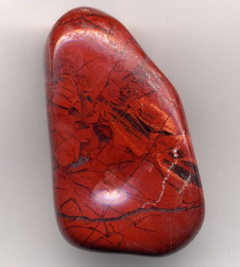 How to Choose Crystals for Healing Red Jasper Meaning, Chakra Racine, Geology Rocks, Minerals And Gemstones, Aragon, Rocks And Gems, Jasper Stone, Red Jasper, Red Stone