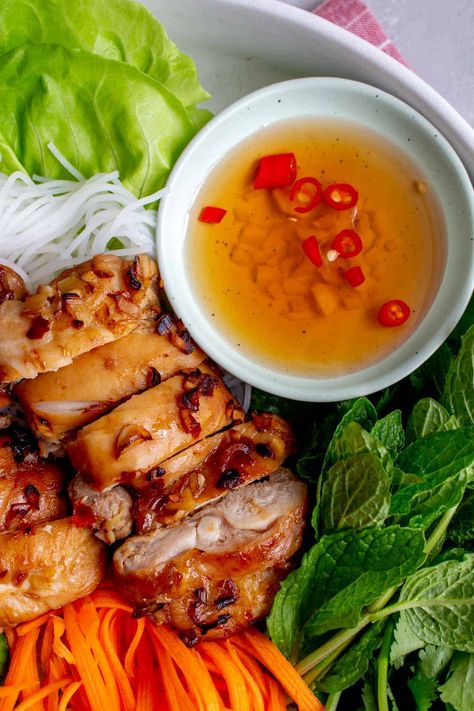 Vietnamese Dipping Sauce (Nuoc Cham Recipe) - Carmyy Nuc Mam Sauce, Nouc Mam Recipe, Nuoc Cham Sauce Recipe, Nuoc Cham Sauce, Asian Dipping Sauce Recipes, Vietnamese Pork Chops, Vietnamese Sauce, Mumbo Sauce, Vietnamese Dipping Sauce