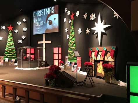 School Christmas Program Stage Decorations, Backdrop Ideas For Christmas, Christmas Stage Decorations School, Christmas Decoration For Church, Christmas Decor For Church, Church Christmas Decorations Stage, Church Backgrounds Stage Design, Christmas Church Stage Design, Christmas Church Decorations