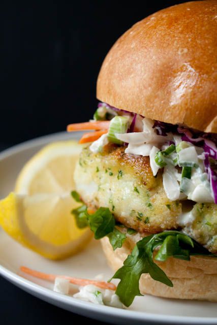 Lighter Fried Fish Sandwich with Creamy Coleslaw Fried Fish Sandwich, Fish Sandwich Recipes, Creamy Coleslaw, Fish Sandwich, Baked Fish, Healthy Lunch Recipes, Wrap Sandwiches, Fried Fish, A Chicken