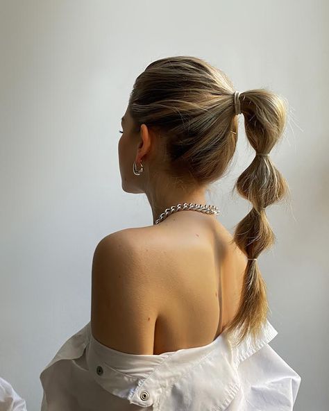 High Bubble Ponytail, Banded Ponytail, Placement Outfits, Slicked Back Ponytail, Dance Hair, Perfect Ponytail, Double Ponytail, Bubble Ponytail, Ponytail Hairstyles Easy