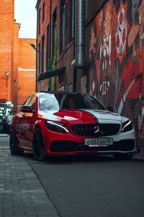 Mercedes Amg C63, Acid Wallpaper, Mercedes Benz Sports Car, Mercedes Aesthetic, Dream Cars Audi, Mercedes Benz World, Ducati Cafe Racer, Lykan Hypersport, C 63 Amg