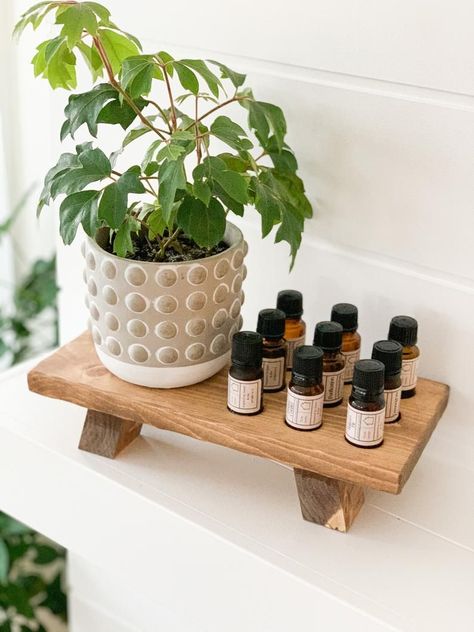 Essential Oil Diffuser Display Ideas, Essential Oils Holder, Diy Essential Oil Holder, Essential Oil Storage Ideas Diy, Essential Oil Display Ideas, Essential Oils Storage Ideas, Essential Oil Organization, Essential Oil Display, Oil Display