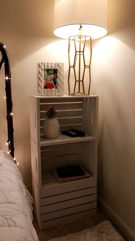 Diy Crate Nightstand, Wood Crate Nightstand Diy, Wooden Crate Nightstand, Diy Nightstand Ideas Cheap, Crate Nightstand Diy, Bedroom Diy Ideas Cheap, Wood Crate Nightstand, Wooden Crates Ideas, Wooden Crate Decor