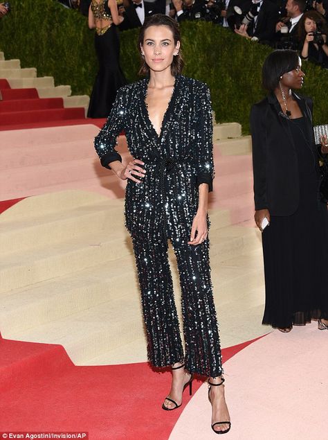 Alexa Chung at Met 2016 Alexa Chung Style, Gala Gown, Tokyo Fashion, Sarah Jessica Parker, Alexa Chung, Fashion Gallery, Red Carpet Dresses, Blake Lively, Red Carpet Looks