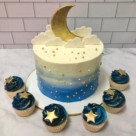 Starry Birthday Cake, Constellation Cupcakes, Star Moon Cake, Night Sky Cake, Star Cake Birthday, Moon Themed Cake, Moon Cake Ideas, Moon And Stars Cake, Moon Birthday Cake