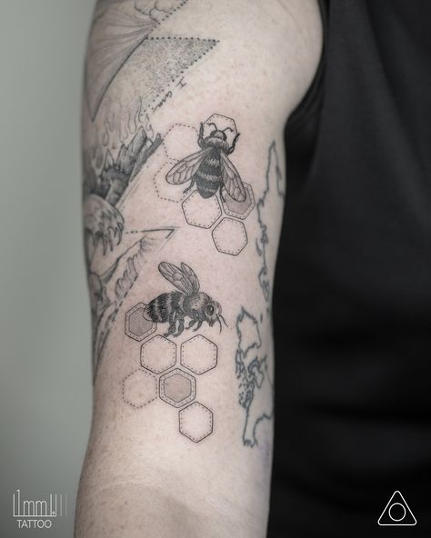 Bumble Bee Honeycomb Tattoo, Bee Tattoo Back Of Arm, Honeycomb Bee Tattoo, Bee With Honeycomb Tattoo, Bumble Bee Tattoo Design, Bee Knee Tattoo, Bee And Honeycomb Tattoo, Bailey Tattoo, Hexagon Tattoo