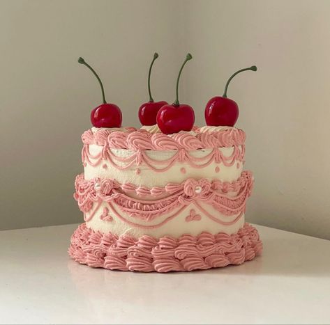 Cottagecore Cake, Cherry Birthday, 19th Birthday Cakes, Birthday Cake Illustration, 22nd Birthday Cakes, Bolo Vintage, Ugly Cakes, Vintage Birthday Cakes, Aesthetic Cake