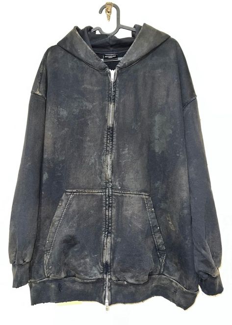 Tattered Clothes Aesthetic, Dirty Clothes Aesthetic, Worn Out Clothing, Apocalypse Outfit Women, Archive Clothing, Rags Clothing, Distressed Clothing, Ruined Clothes, Summer Grunge Outfits