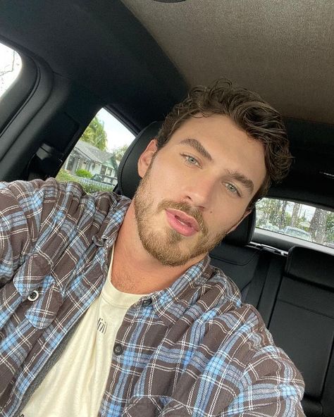 MY (@michaelyerger) • Instagram photos and videos Michael Yerger, Latino Men, Canadian Men, Beard Styles, Male Face, Perfect Man, Bearded Men, Havana, Mens Hairstyles