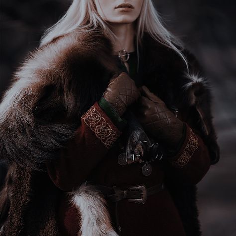 Noblewoman Aesthetic, Norse Woman Aesthetic, Norse Aesthetic Women, Viking Princess Aesthetic, Vikings Women, Vikings Aesthetic Woman, Viking Queen Aesthetic, The Vikings Aesthetic, Freyja Aesthetic