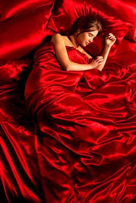 Red Sheets, Silk Sheets, Satin Bedding, Satin Sheets, Silk Bedding, Red Rooms, 50 Shades Of Grey, Foto Art, Christian Grey