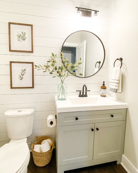 Modern farmhouse powder room with shiplap wall Modern Farmhouse Powder Room, Farmhouse Powder Room, Small Bathroom Wallpaper, Half Bathroom Decor, Powder Room Makeover, Small Bathroom Makeover, Gorgeous Bathroom, Modern Farmhouse Bathroom, Renovation Design