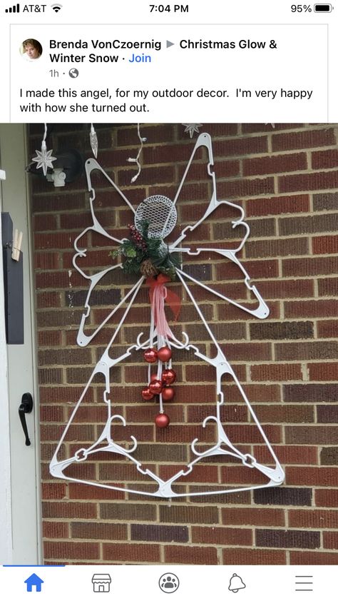 Diy Christmas Snowflakes, Hanger Crafts, Candy Land Christmas Decorations, Candy Land Christmas Tree, Christmas Yard Decorations, Christmas Decorations Diy Outdoor, Diy Christmas Decorations Easy, Plastic Hangers, Candyland Decorations