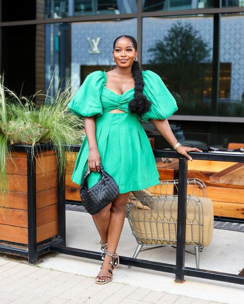 Mary Bennett on Instagram: “This peace, these vibes, this growth, cannot be messed with💚🌿🌱 Sn: I debated between getting the designer Bottega Mini Jodie or the dupe……” Bottega Mini Jodie, Bubu Styles, Puffy Sleeve Dress, Mini Jodie, Chic Dress Classy, Black Lady, Dressy Casual Outfits, Bespoke Fashion, Stylish Work Attire