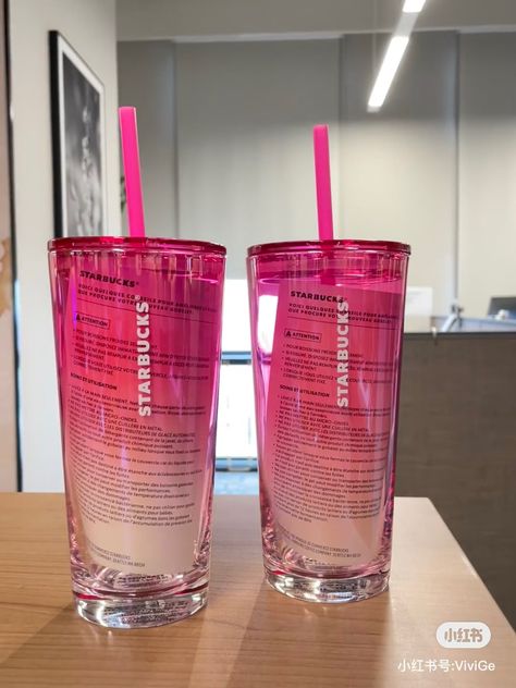 Cool Starbucks Cups, Starbucks Mug Aesthetic, Vaso Starbucks, Pink Starbucks Cup, Copo Starbucks, Starbucks Cup Gift, Clear Tumbler, Starbucks Cup Design, Starbucks Cup Art