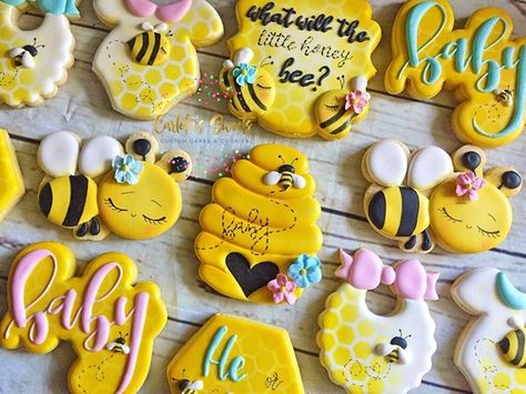 He or She... What will this little honey bee?? 💗💙🐝💙💗 . . “Baby” buzzing lettering inspired by the amazing @6bscreations #beecookies… Bee Cookies, Honey Bee Baby Shower, Bee Gender Reveal, Bee Cakes, Bee Baby Shower Theme, Mommy To Bee, Bumble Bee Baby Shower, Instagram Mom